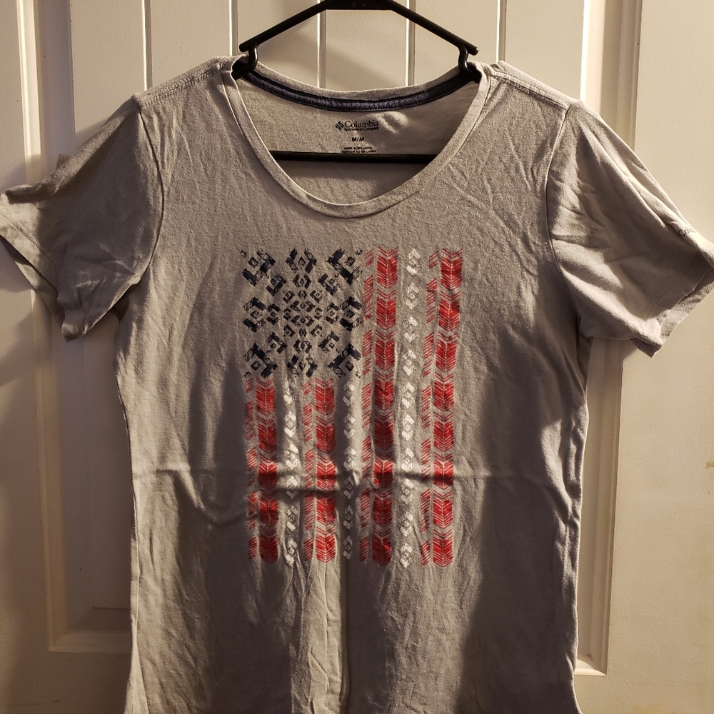 Gray Columbia tee medium